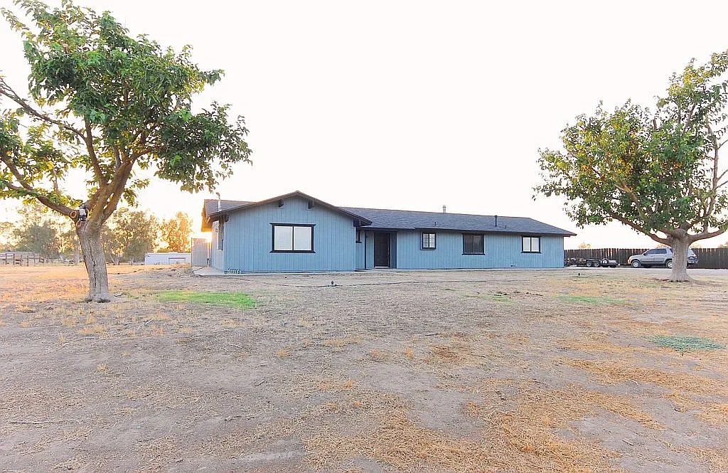 16600 La Canada Rd photo 1