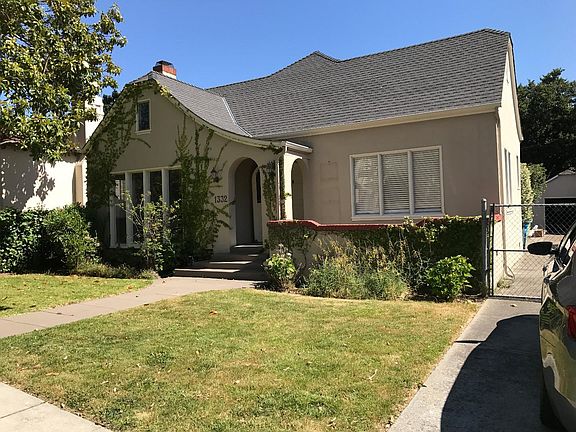 2nd image of 1332 De Soto Ave
