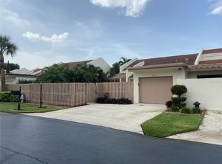 6457 Amarillo Ln, Boca Raton, FL 33433