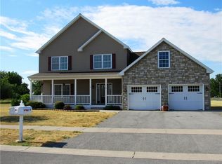 219 Funnycide Dr, Sackets harbor, NY 13685