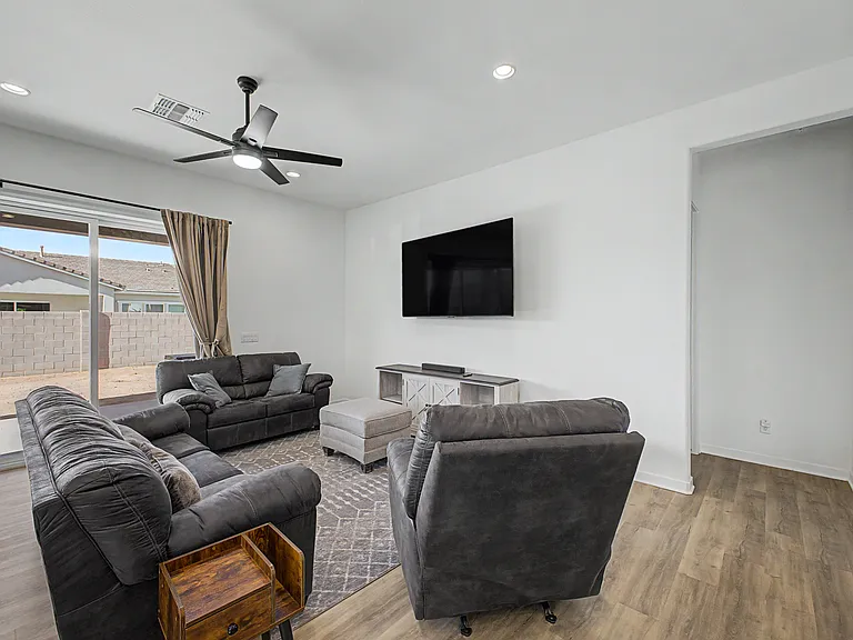 10112 E Trent Ave — Photo 14