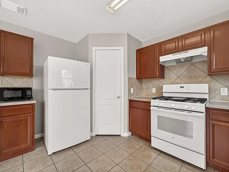 3519 Fuller Bluff Dr — Photo 11