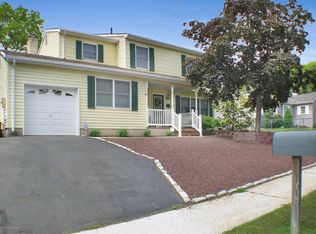 7 Lisa Dr, Brick, NJ 08724