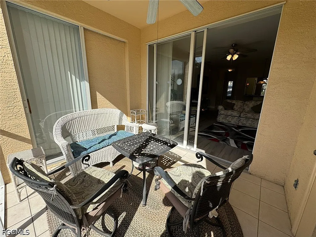 2 bed, 2.0 bath, 1124 sqft, $2,000 — Photo 4