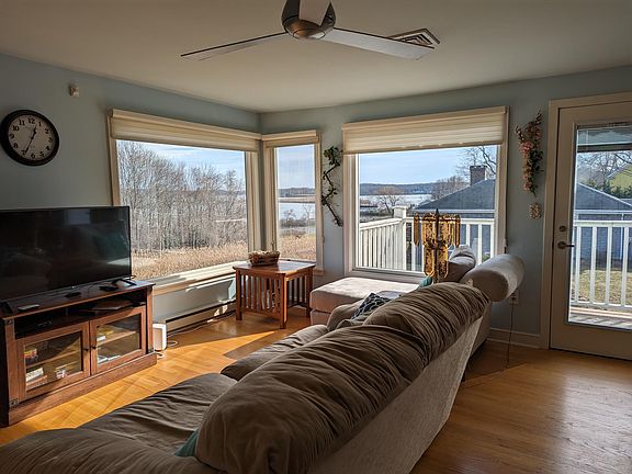 Living room & view of Middlecove.