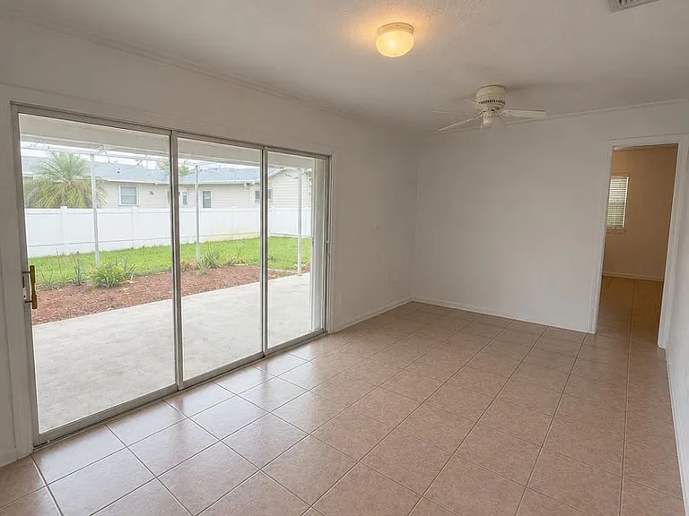 349 W Exeter St — Photo 11