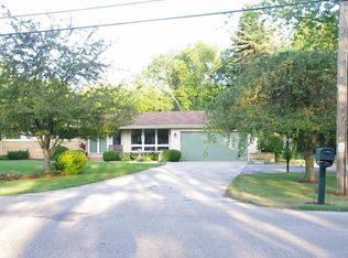 5062 Hunt Club Rd, Racine, WI 53402