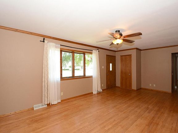 2nd image of 612 Pleasant Dr