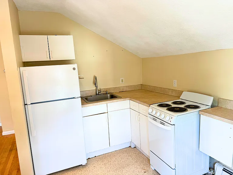 104-106 Calvary St #104R — Photo 14