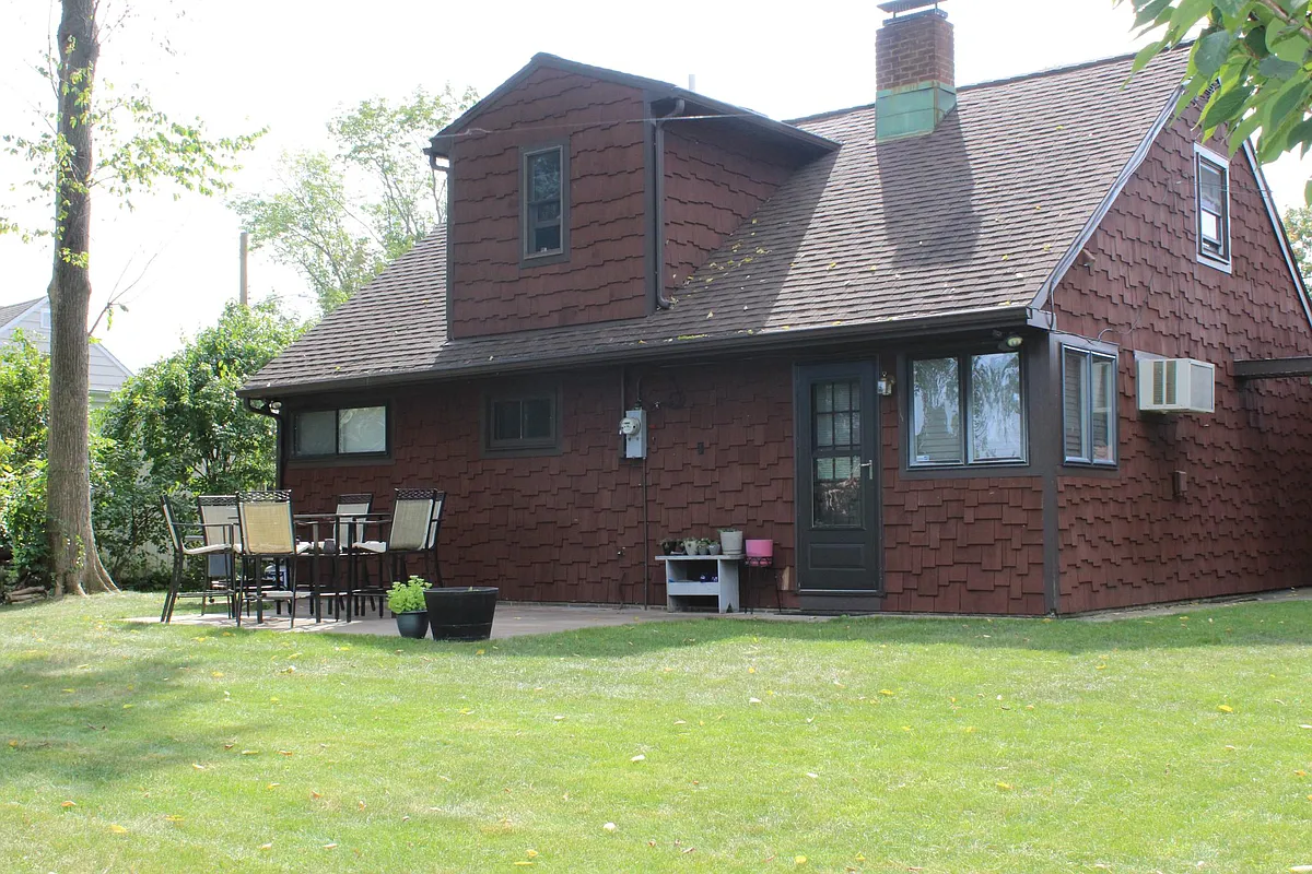 Building Photo - 88 Rosalie Dr