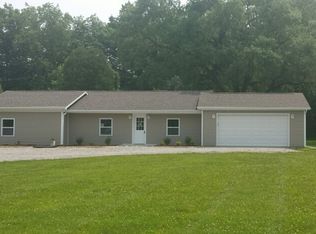 1327 S Randolph St, Garrett, IN 46738
