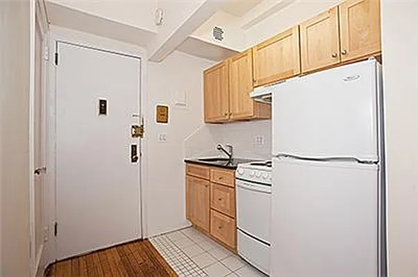 Sold by Barkoff Residential  | media 14