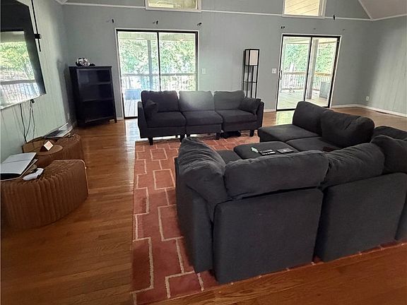 3rd image of 110 Kenneth Dr