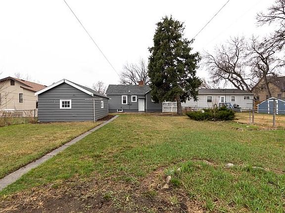 4th image of 431 Burlington Ave