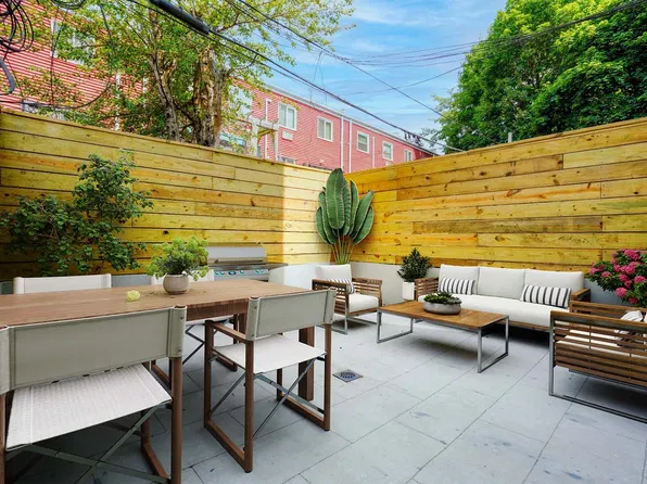 713 Macdonough Street image 1 of 10