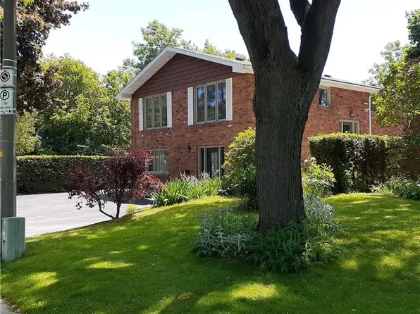 3 San Pedro Dr, Hamilton, ON L9C 2C4