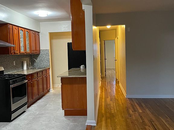 2nd image of 1428 E 89th St