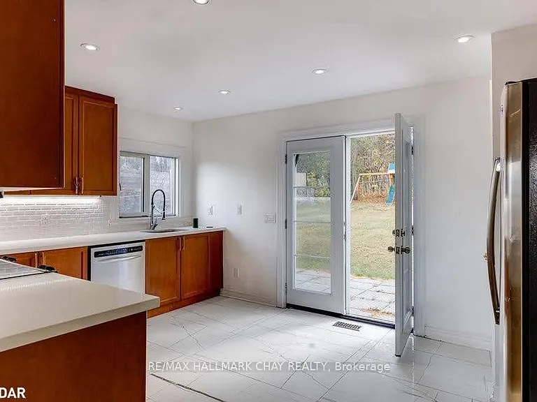 141 Ardagh Rd #1 — Photo 6