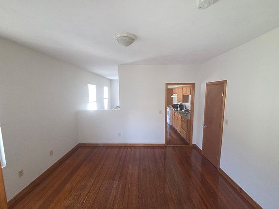 2nd image of 157 Collette St #3W