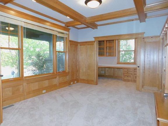 3rd image of 4721 Fable Hill Way N