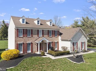 204 Colonial Ct, Blue Bell, PA 19422