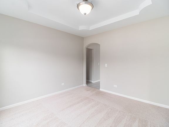 4th image of 361 Essex Dr