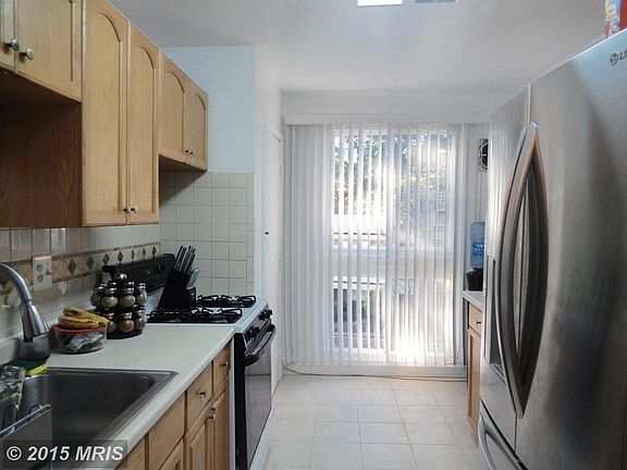 5th image of 5602 Bloomfield Dr APT 102