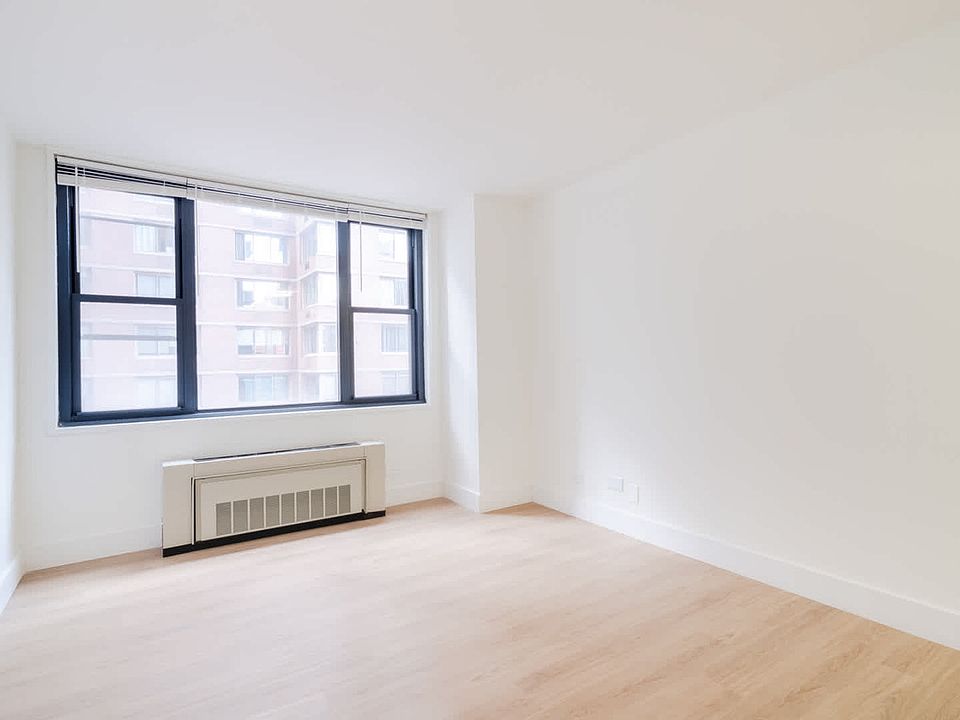 1st image of 245 E 40th St APT 32D
