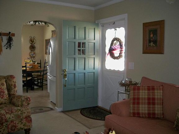 4th image of 1234 Lake Shore Dr W