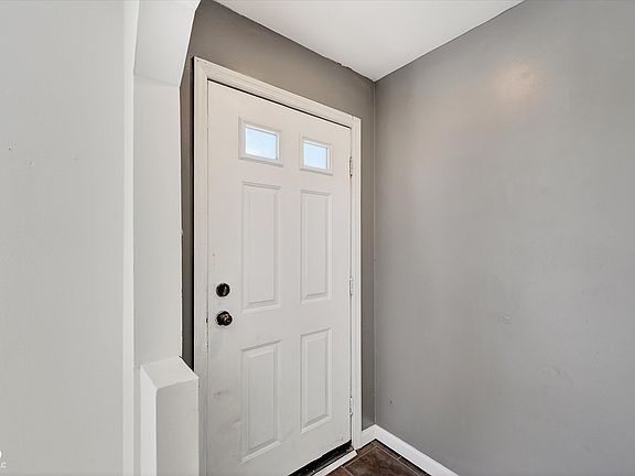 4th image of 301 N Cole St