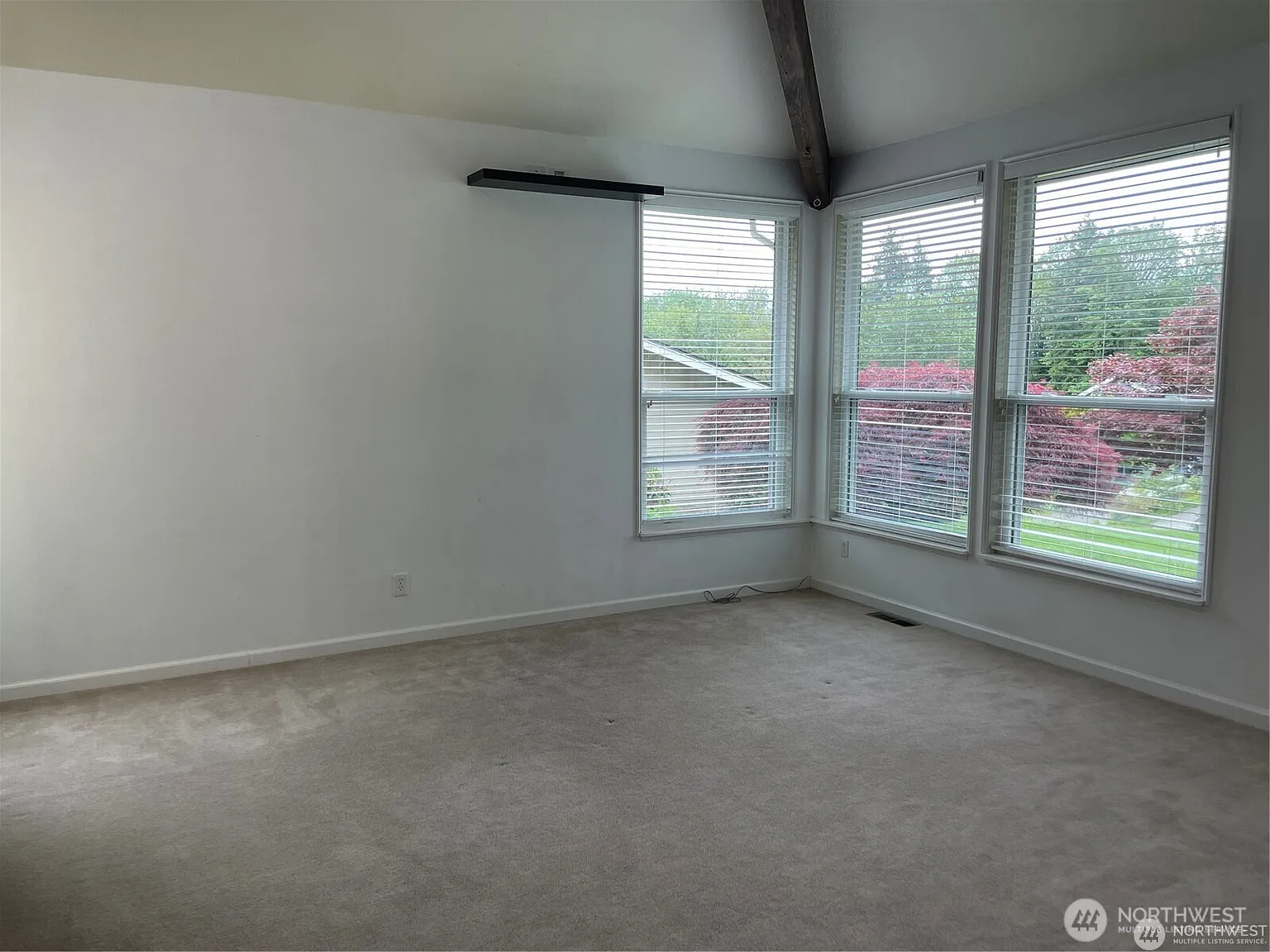 4 bed, 2.5 bath, 2454 sqft, $4,500 — Photo 4