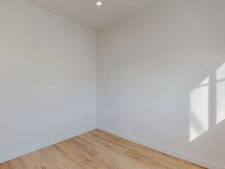 16012 Cantlay St #A — Photo 13