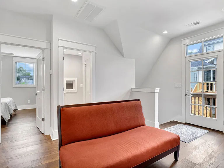 1110 Lillian St #B — Photo 34