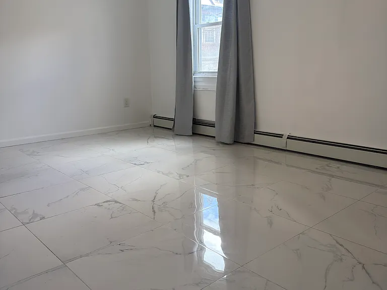 411 46th St #1 — Photo 7