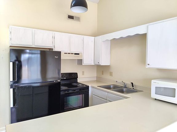 3rd image of 510 Fairwood Lakes Dr