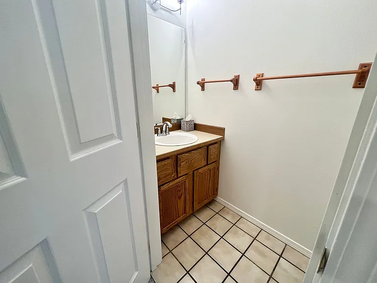209 E 18th Ave #D16 — Photo 11