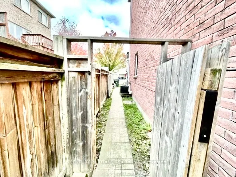 11 Etienne St #LOWER — Photo 9