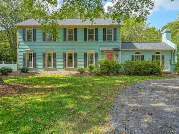 348 Round Ridge Rd, Spartanburg, SC 29302