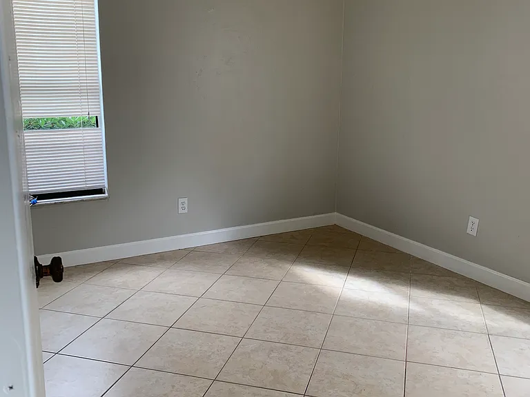 2111 Crystal Dr #2 — Photo 9