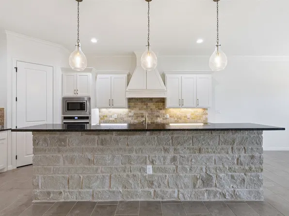 1473 Highland Park Cir, Granbury, TX 76048