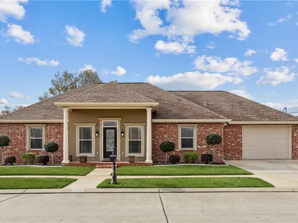 1100 Missouri St, Chalmette, LA 70043