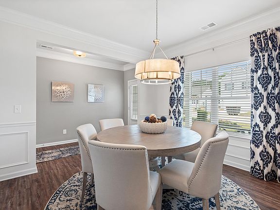 3rd image of 210 Antiquity Cir