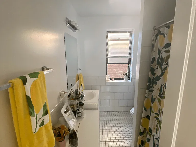 543 W Arlington Pl — Photo 6