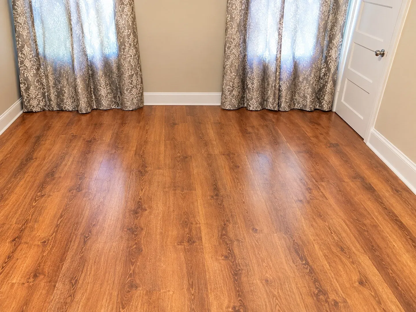 2 bed, 1.0 bath, 9999 sqft, $2,300 — Photo 3