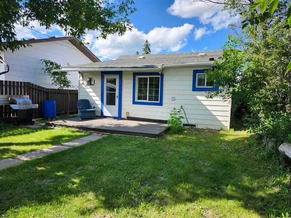 655 N 3rd Ave W, Drumheller, AB T0J 0Y3