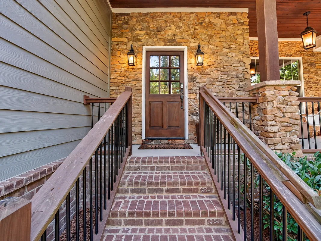 3 bed, 3.0 bath, 2490 sqft, $2,900 — Photo 4
