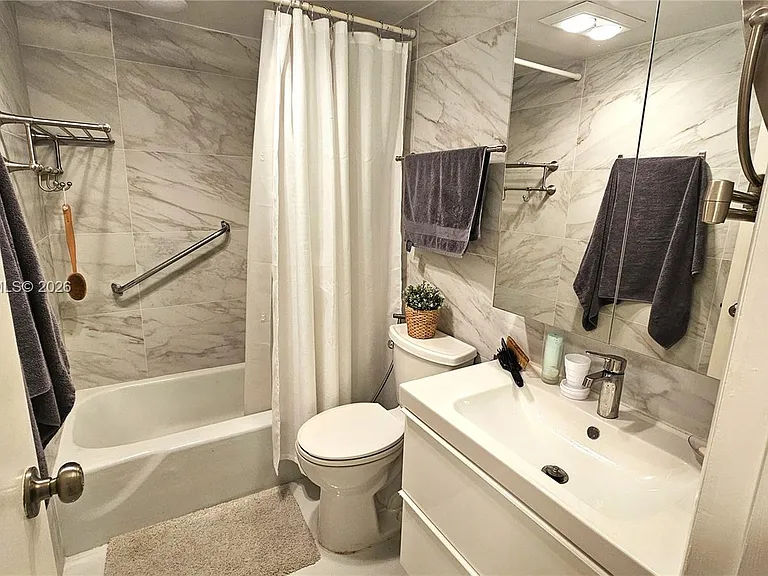 1980 S Ocean Dr #6B — Photo 10