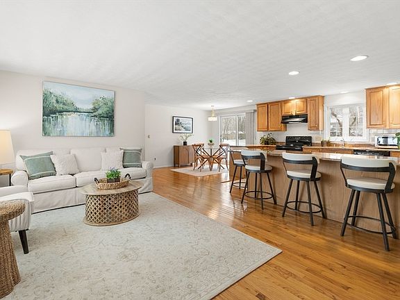 5th image of 12 Tulane Rd