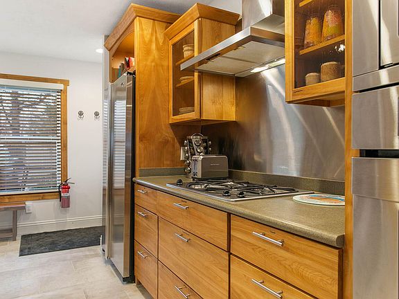 5th image of 120 Elizabeth St #1