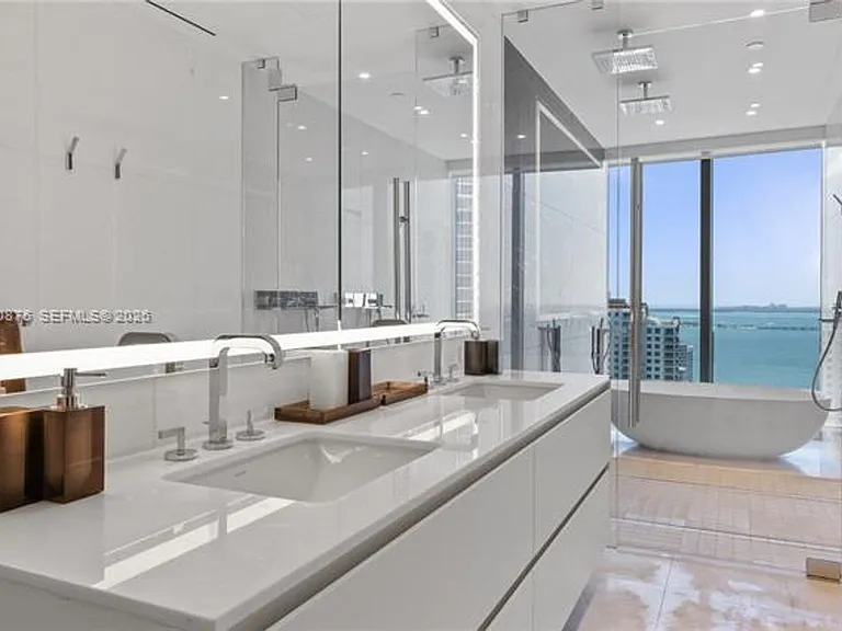 300 Biscayne Blvd #3104 — Photo 21
